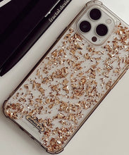 Cargar imagen en el visor de la galería, CASE GOLDEN FLAKES IPHONE
