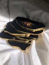 Cargar imagen en el visor de la galería, Coasters Black + Gold (4 piezas)
